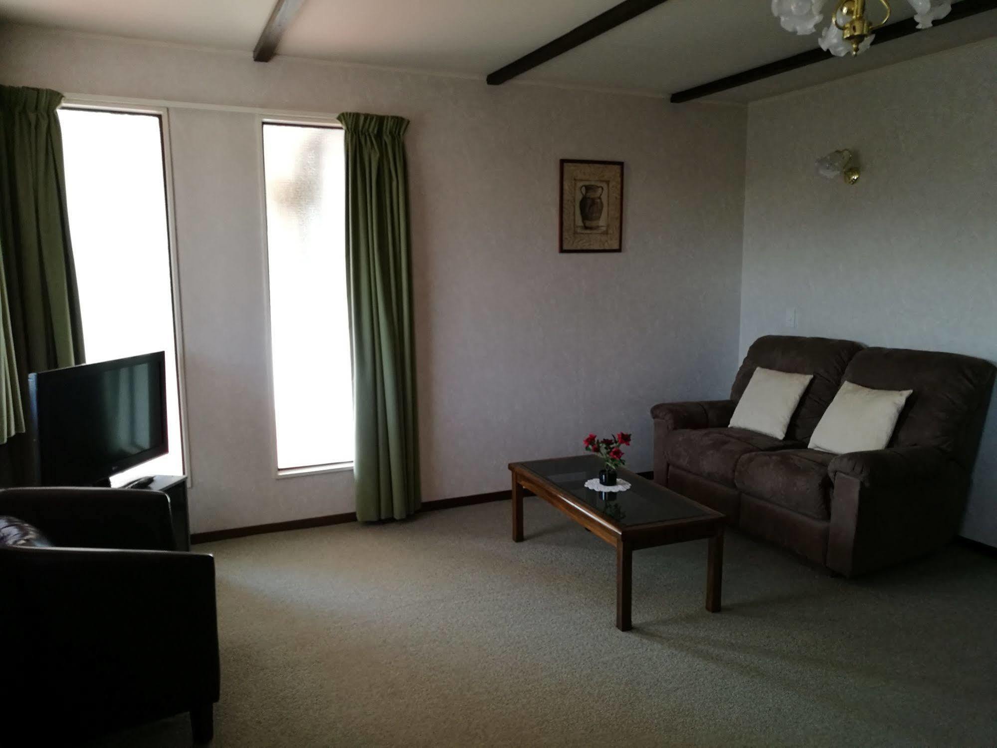 Hacienda Motel Invercargill Bagian luar foto