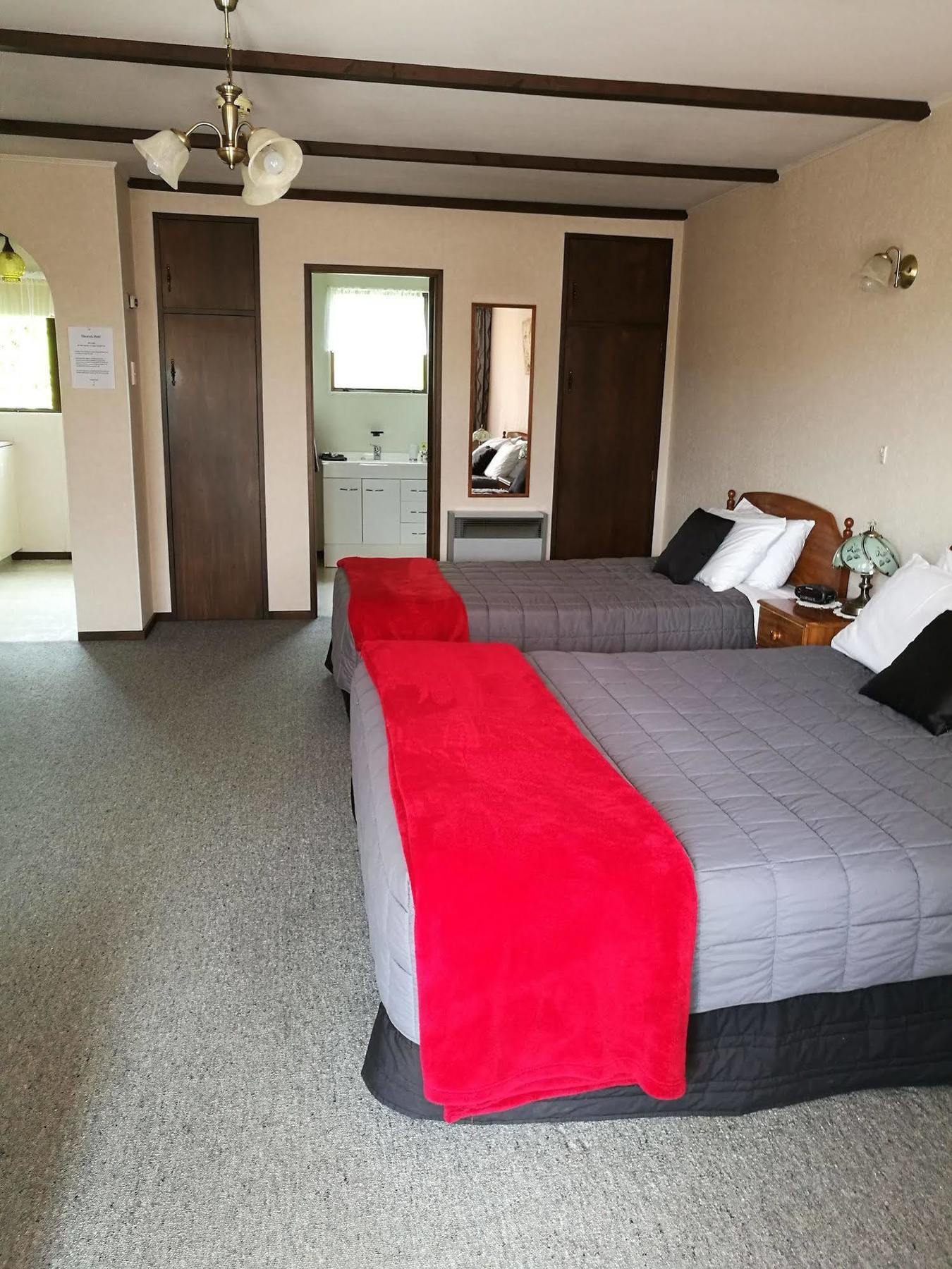 Hacienda Motel Invercargill Bagian luar foto